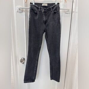 Abercrombie 90s Slim Straight Ultra High Rise Jeans